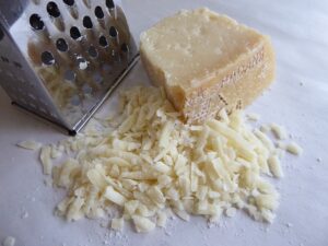 CROSTA DEL PARMIGIANO COME RIUTILIZZARLA IN CUCINA