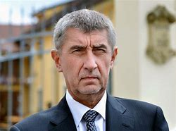 SPARI ALL'UNIVERSITA' DI PRAGA IL PRIMO MINISTRO ANDREJ BABIS