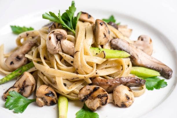 LE LINGUINE CON FUNGHI E BRANDY